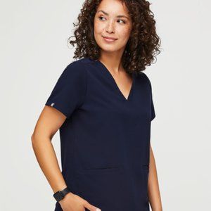 FIGS Casma Three-Pocket Scrub Top-Navy